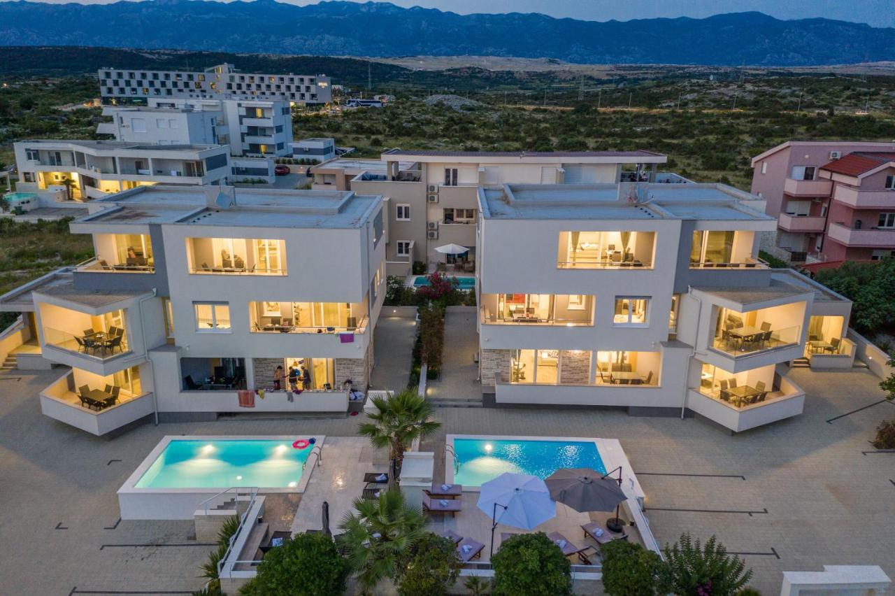 Apartments & Rooms Danivan Pool Villas B Novalja Exterior photo
