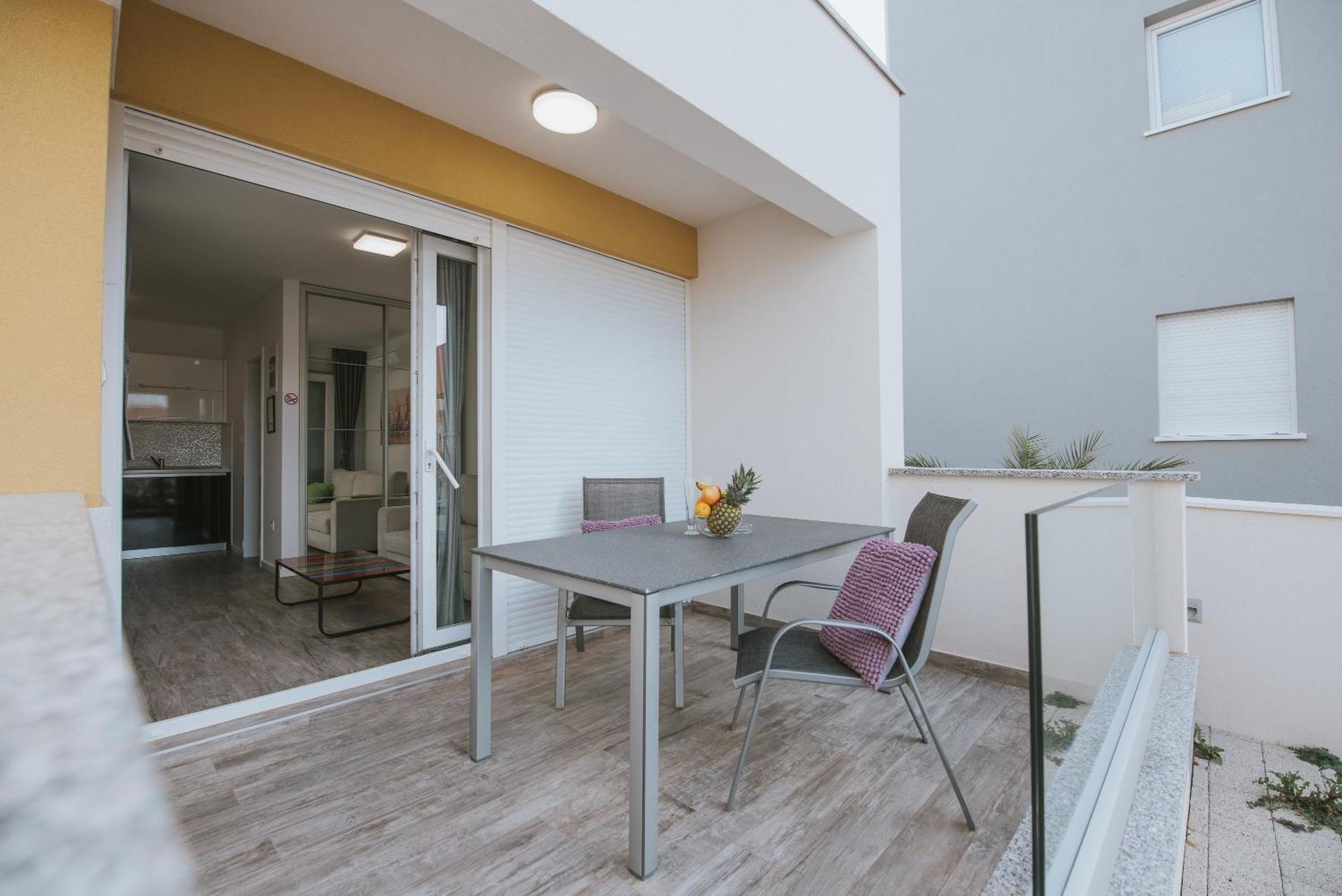 Apartments & Rooms Danivan Pool Villas B Novalja Room photo
